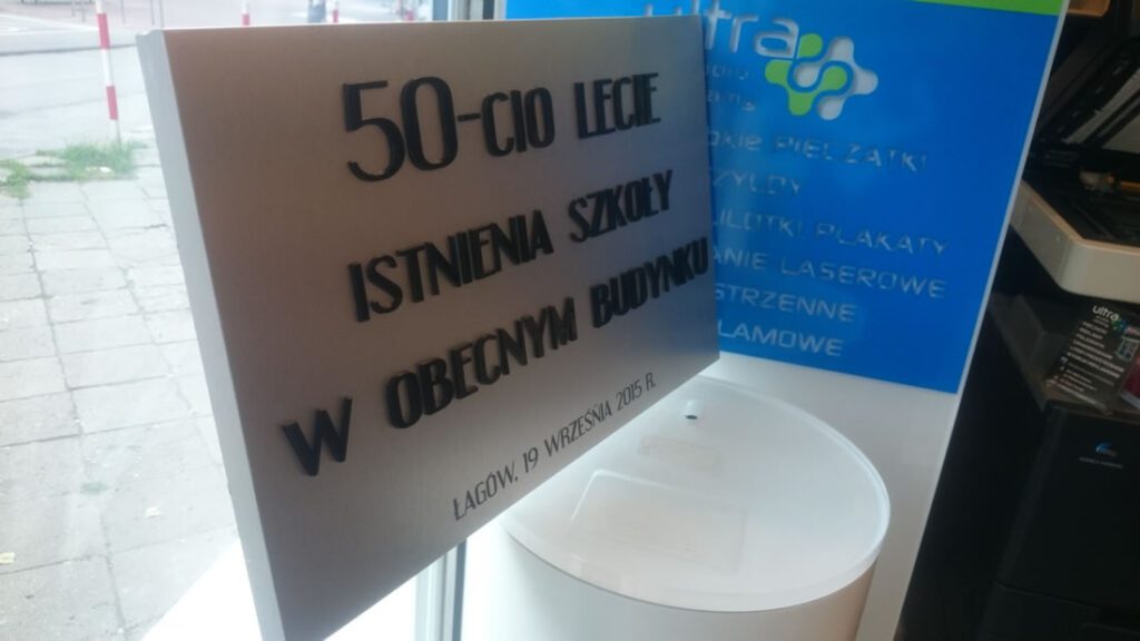 Grawerowanie Kielce – statuetki i upominki z dedykacją
